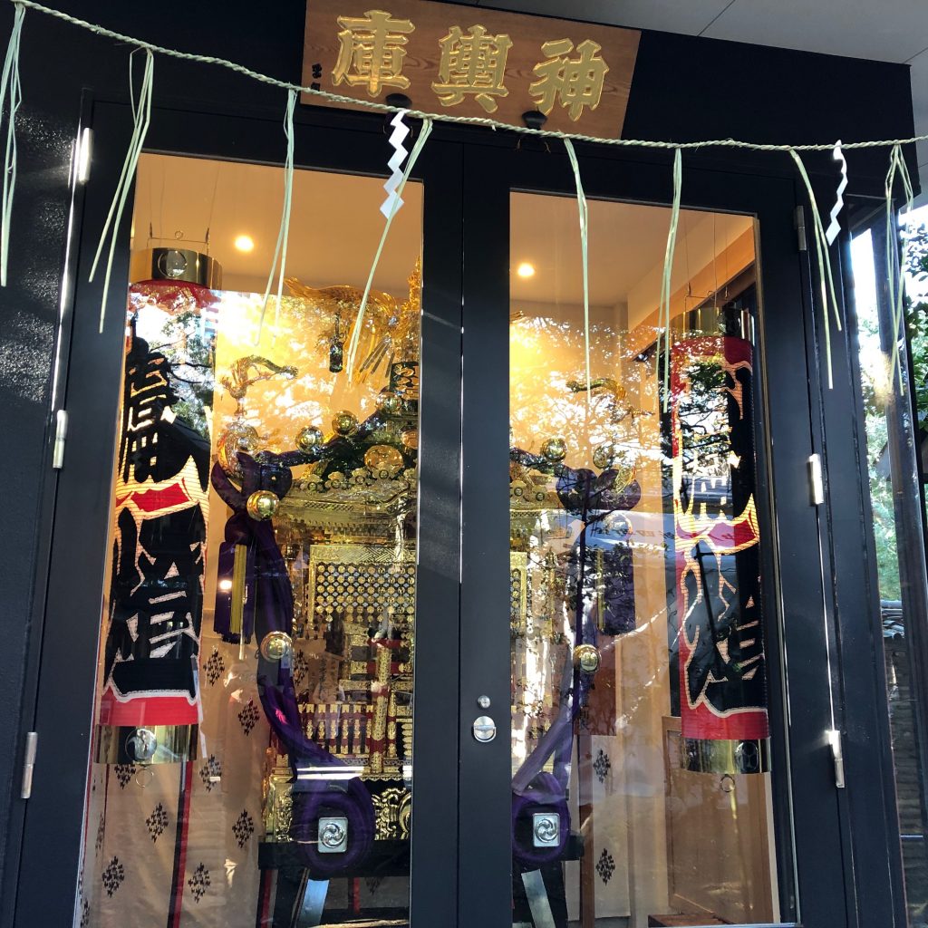 赤坂氷川神社の神輿