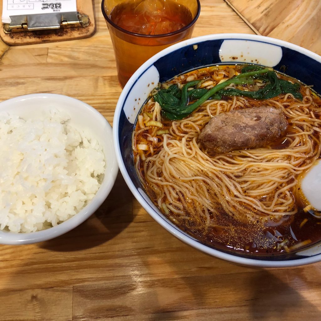 支那そば　はしご　酸紅麺