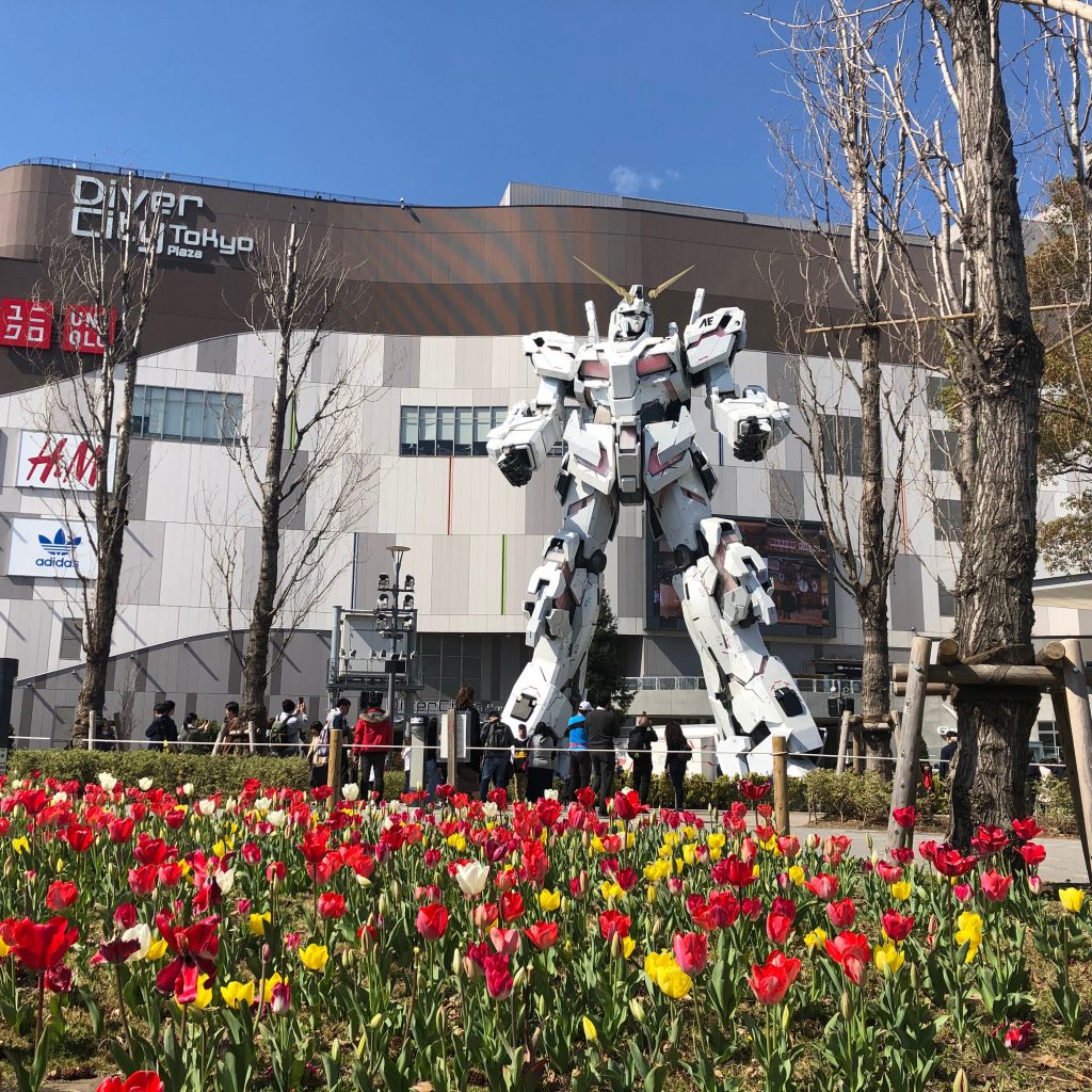 チューリップとユニコーンガンダム