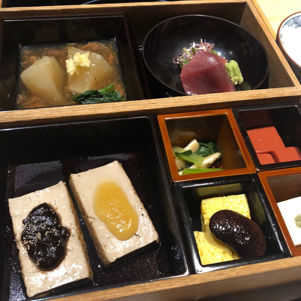 松花堂弁当　紬