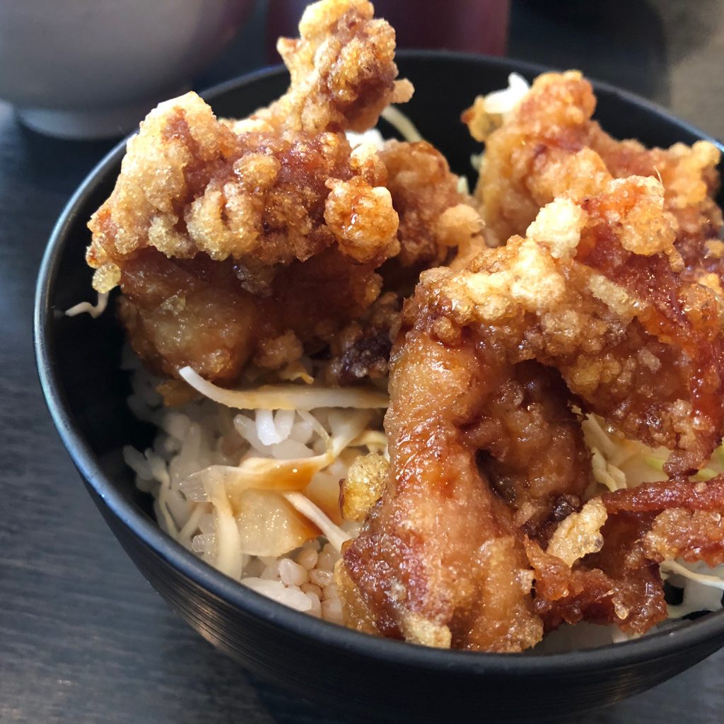 セットの唐揚げ丼 甘辛のタレ