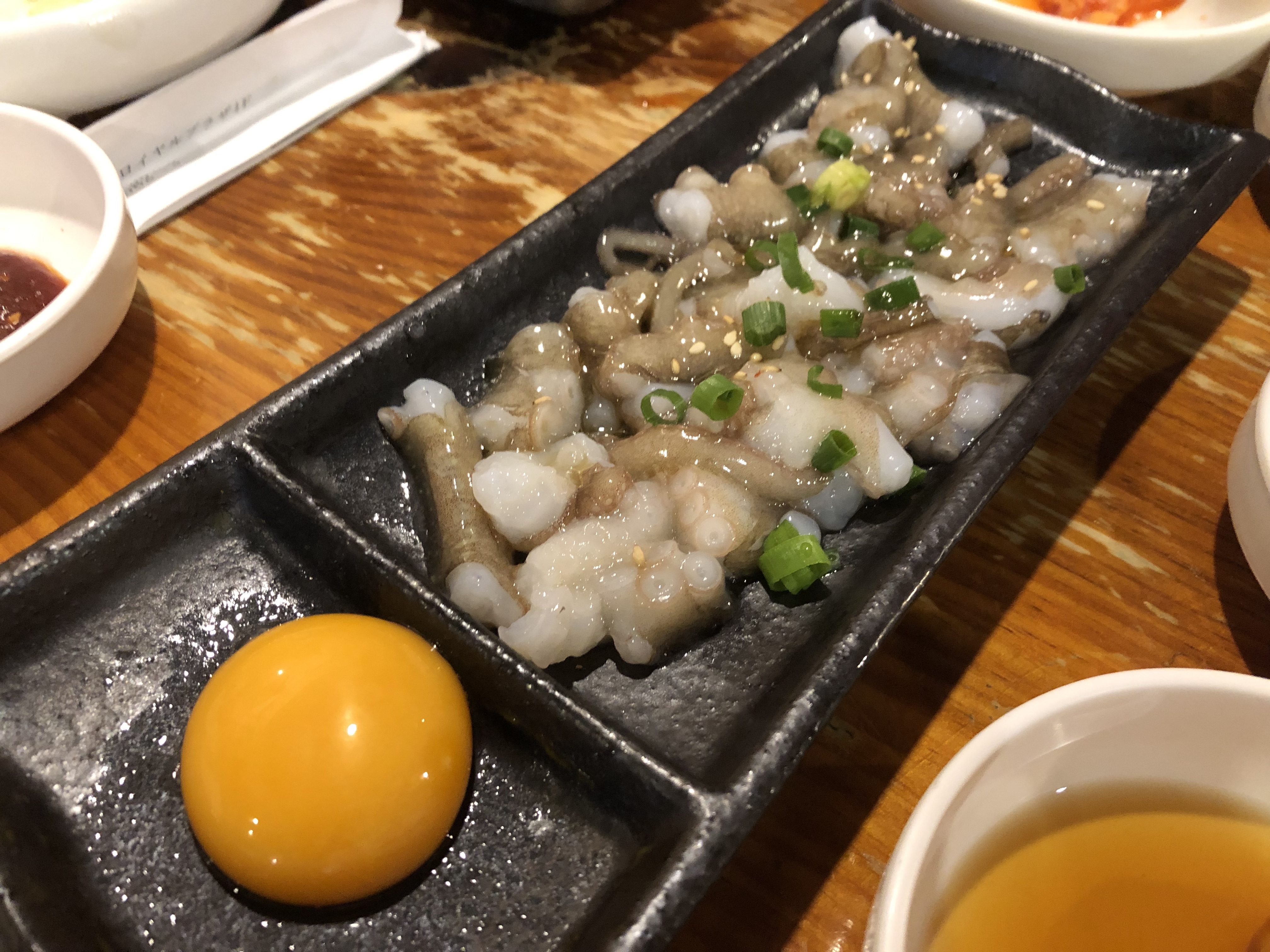 韓国料理の生タコ