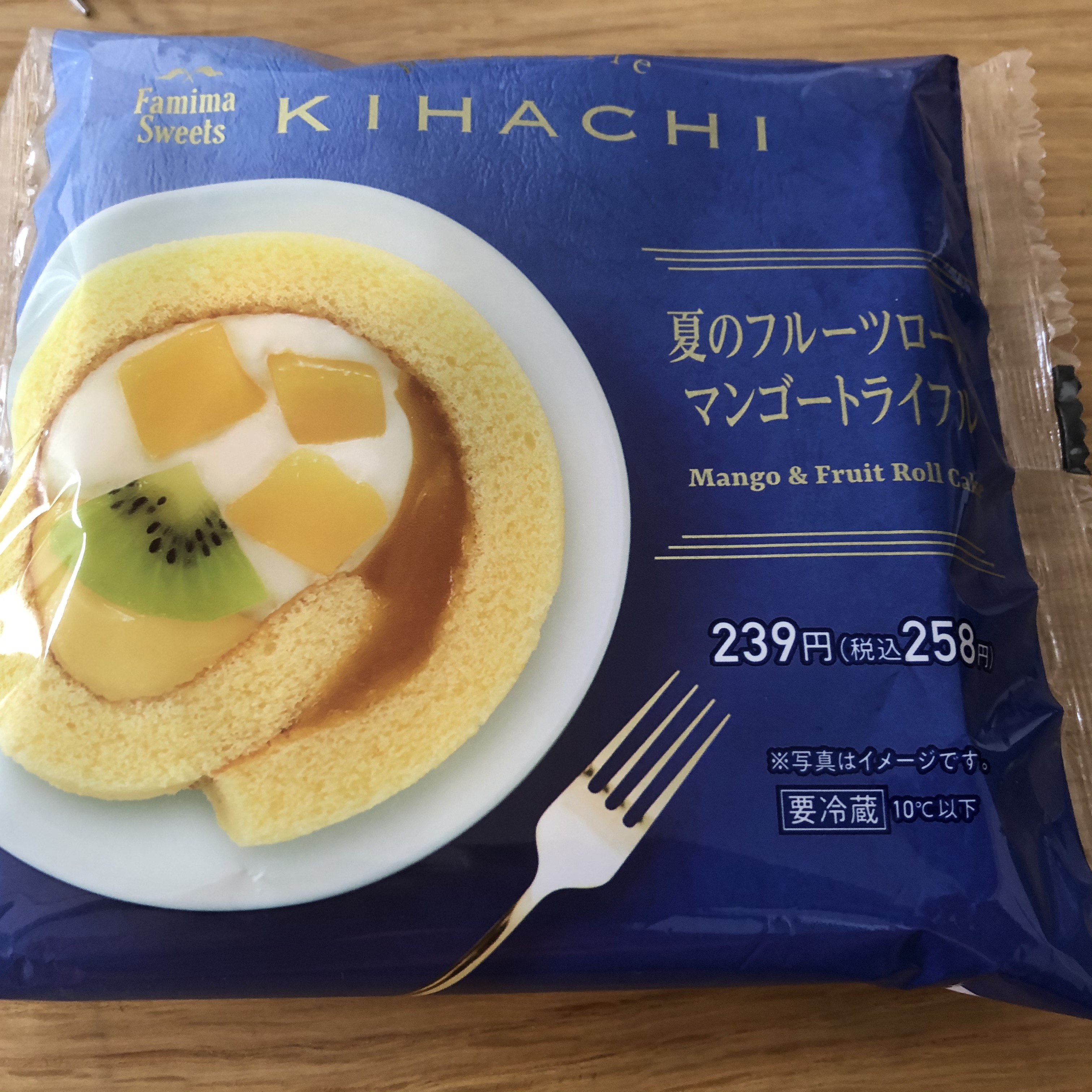 ファミマのKIHACHI 夏のフルーツロール