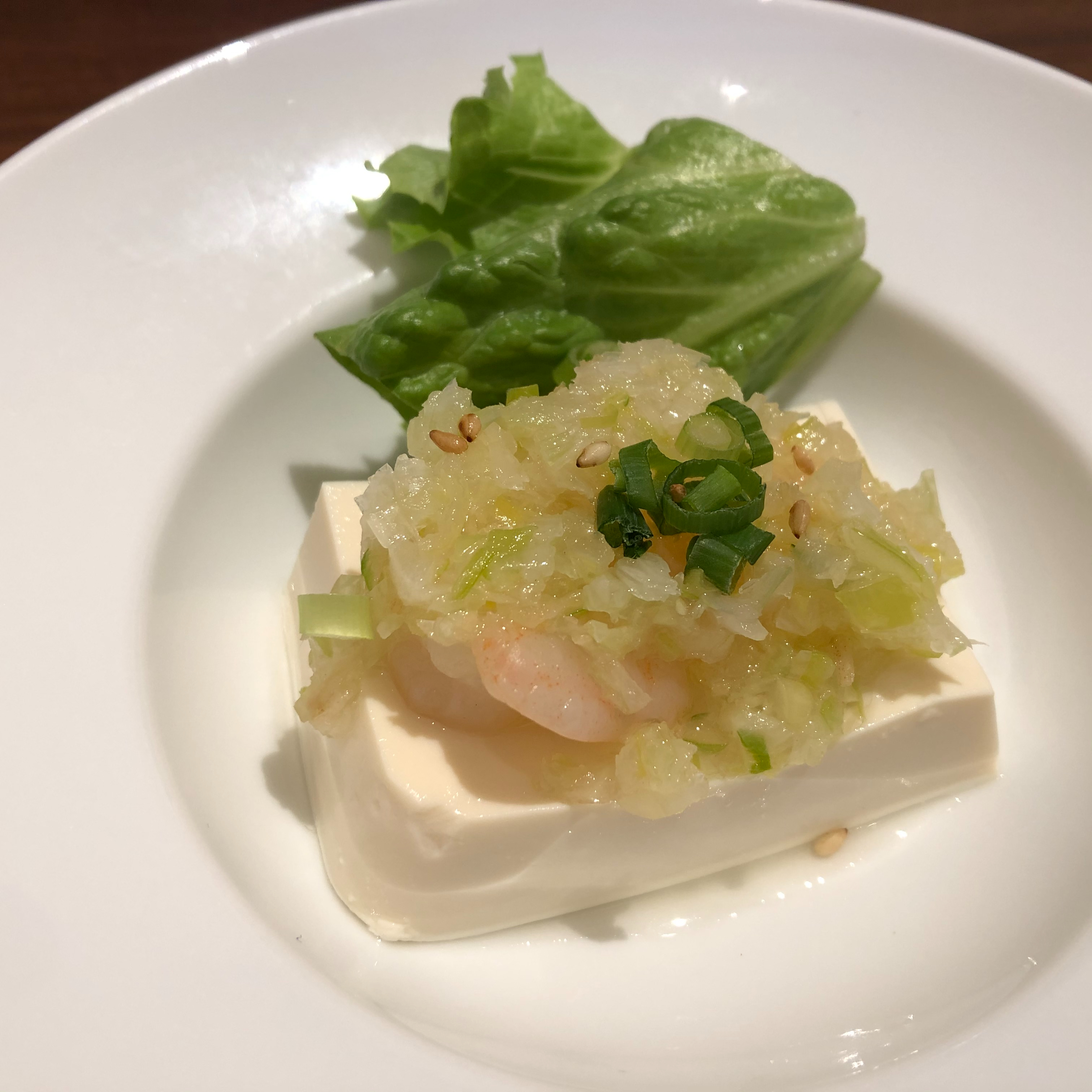 ランチの前菜 豆腐にネギだれとエビ 京鼎樓