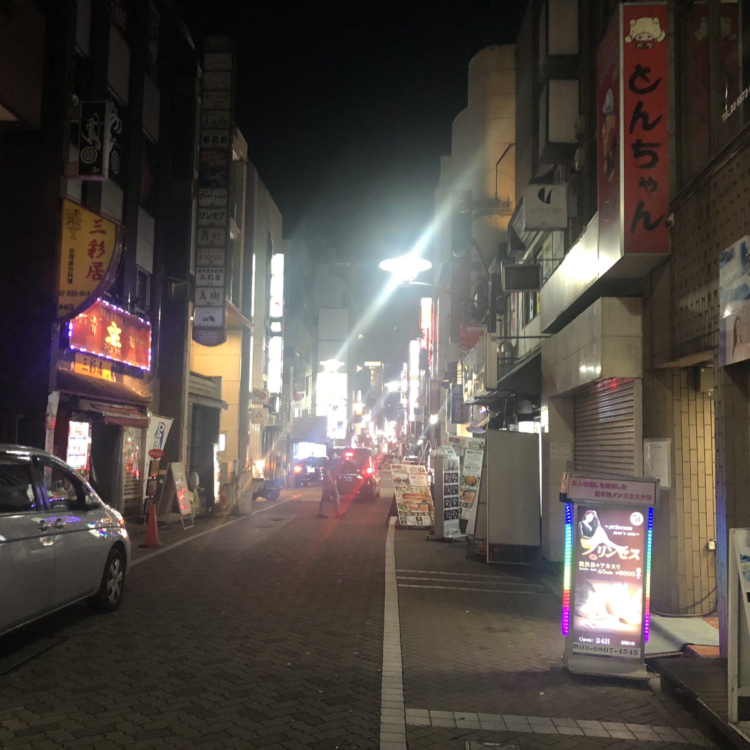 オリンピックが終わって、赤坂は人が少なめ。