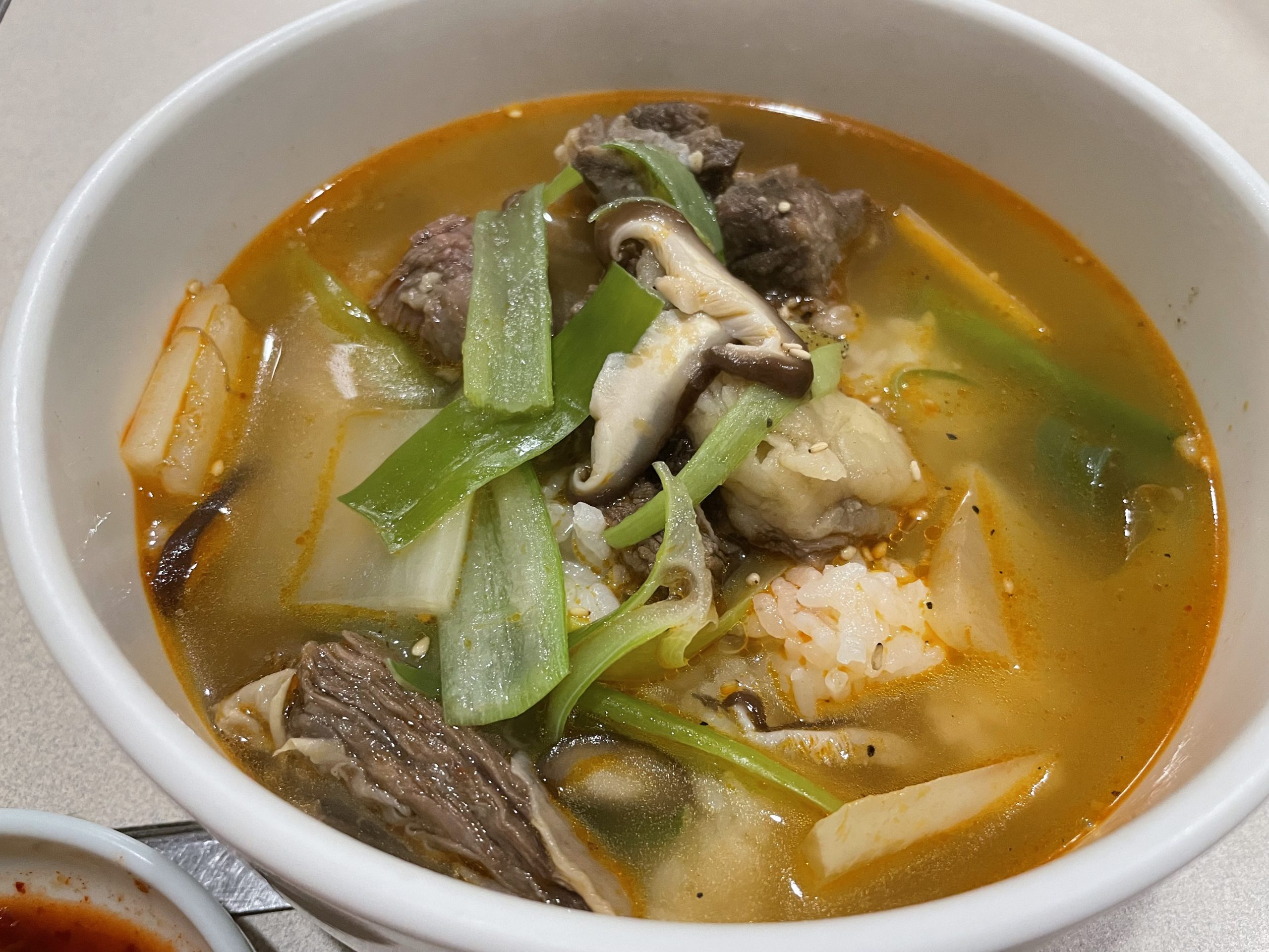 ランチ：一龍本店のカルビクッパ（2022/3/22）