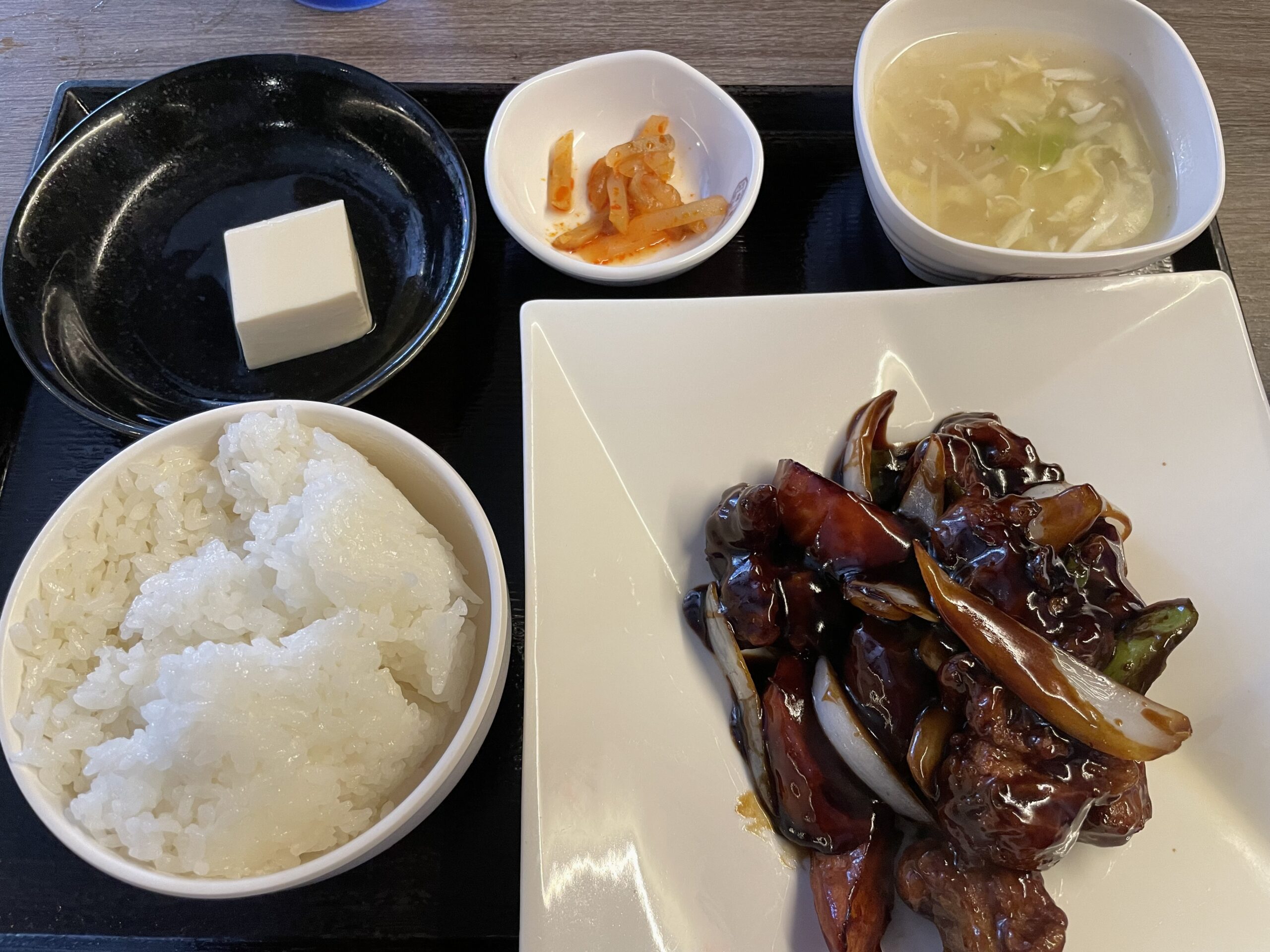 ランチ：聚福縁の黒酢酢豚定食（2023/6/30）