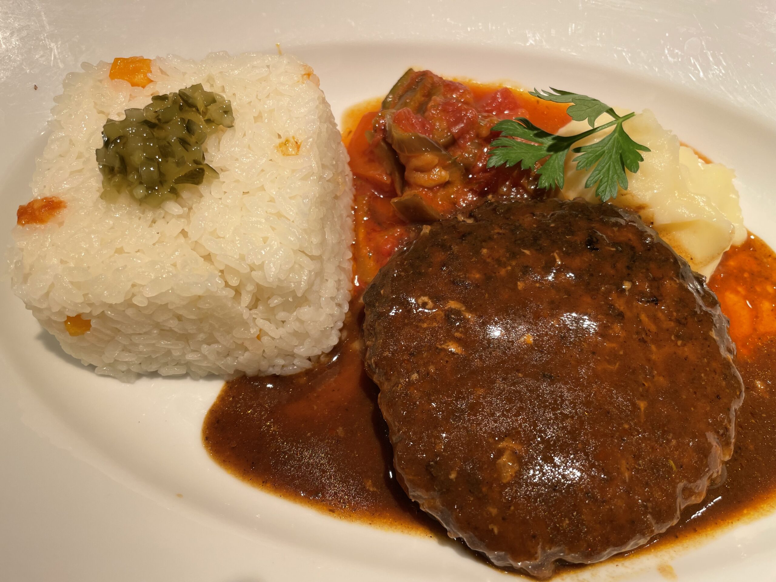 ランチ：煮込みハンバーグ（2023/10/11）