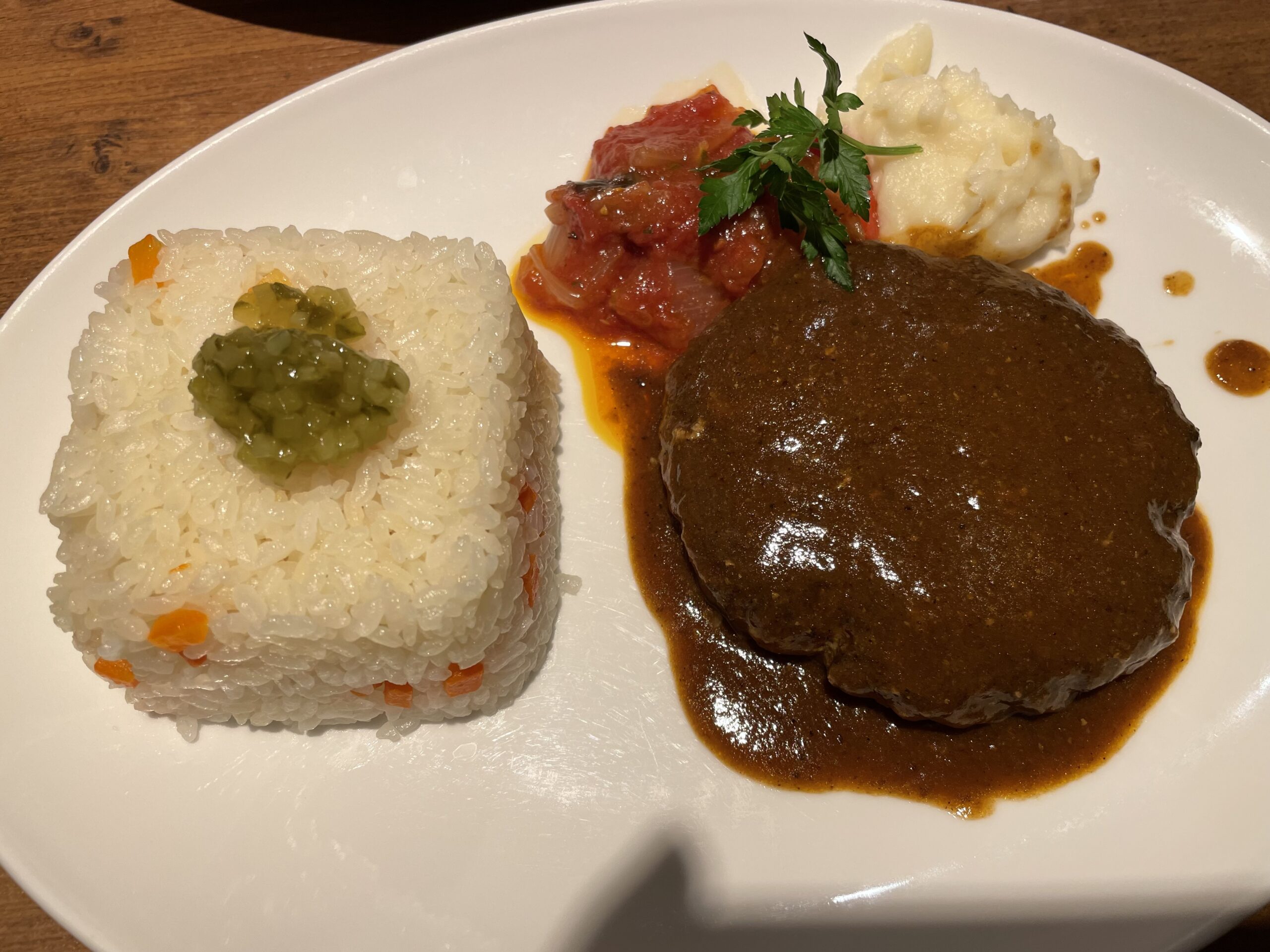ランチ:煮込みハンバーグ(2024/5/21)