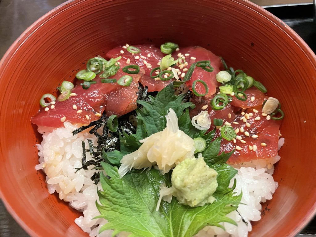 マグロ丼