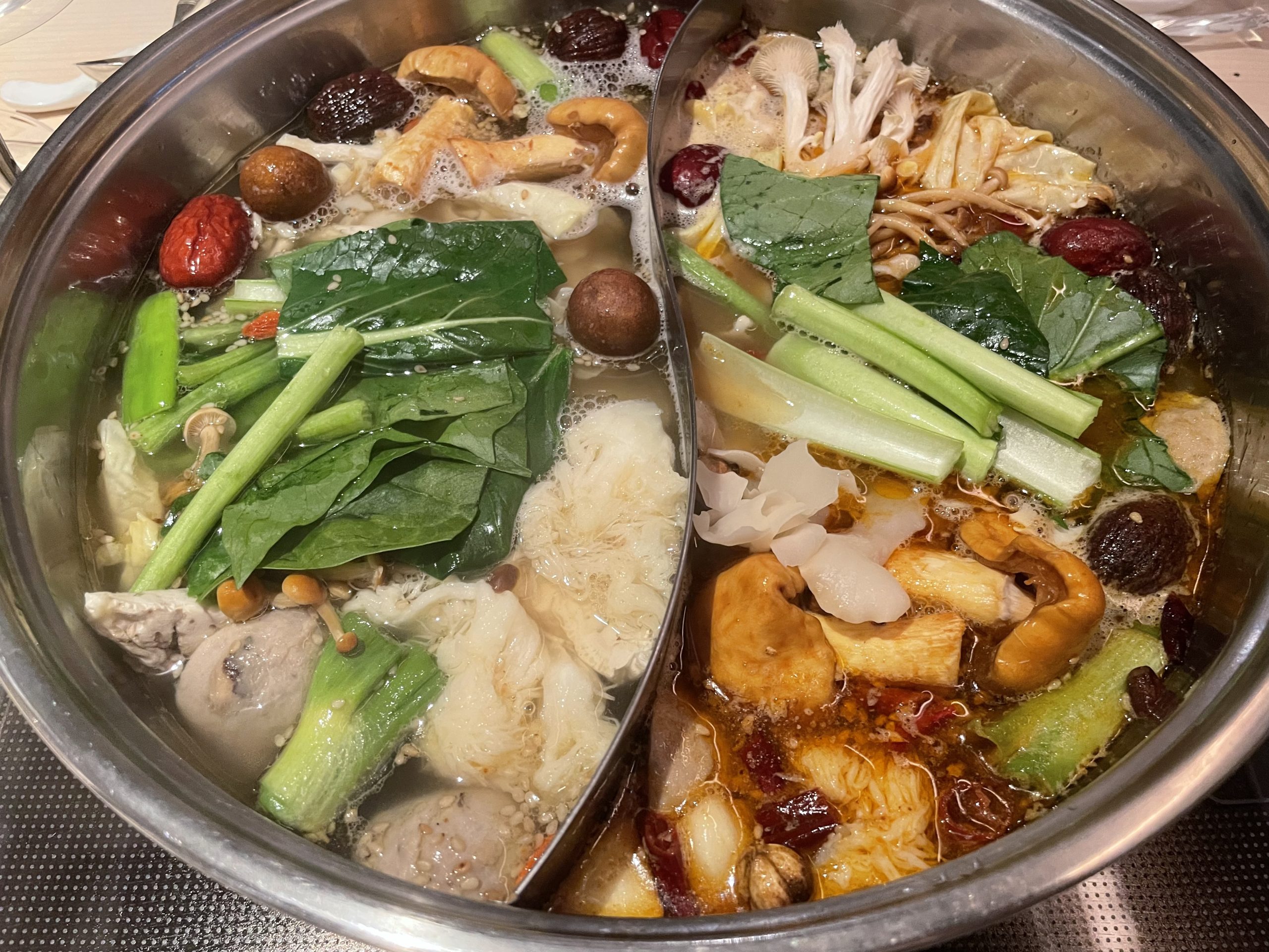 天香回味で薬膳火鍋食べてきた