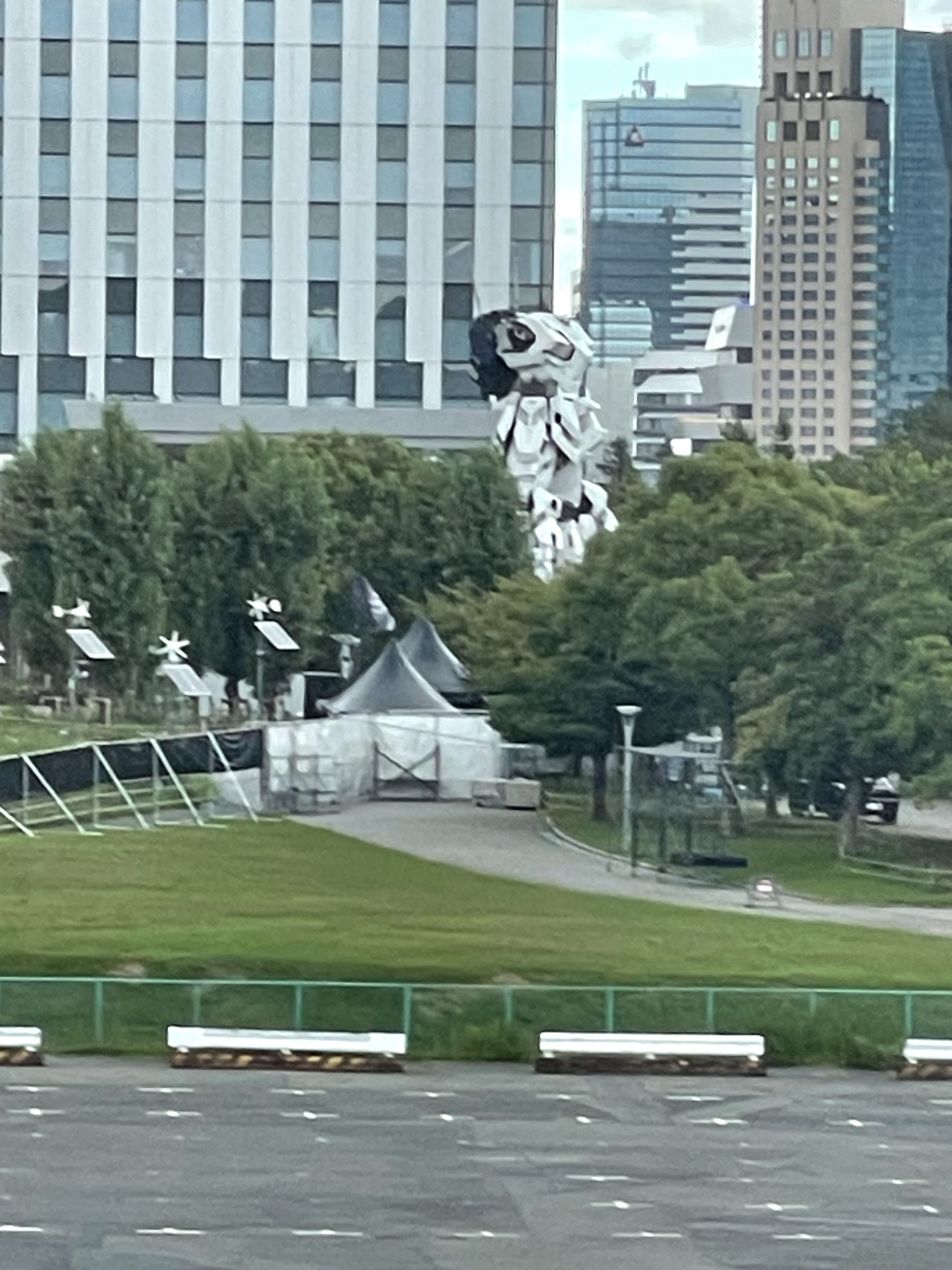 ユニコーンガンダム解体中