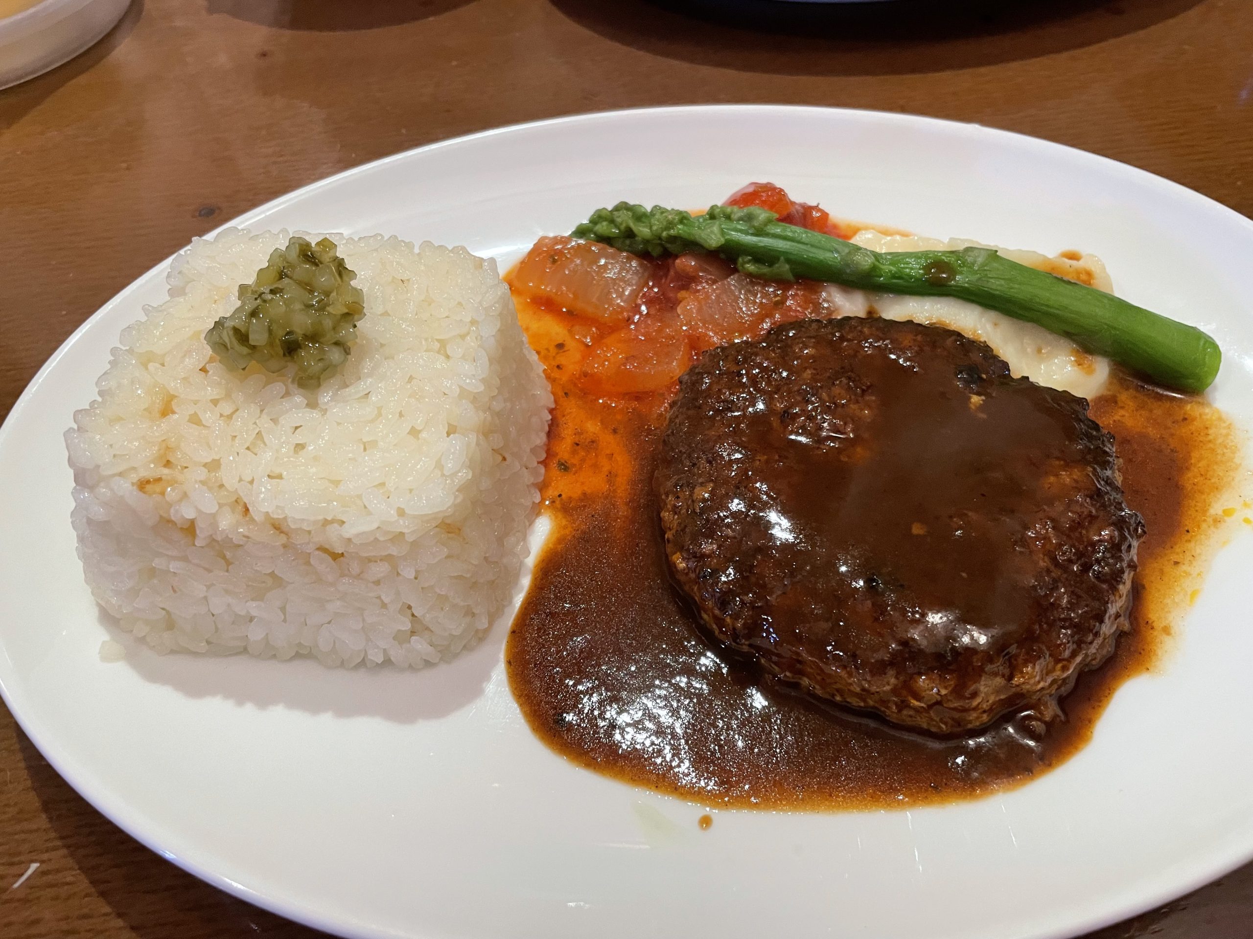 ランチ:煮込みハンバーグ(2026/10/15)